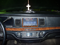 Установка Автомагнитола Panasonic CQ-VW100W в Lincoln Town Car